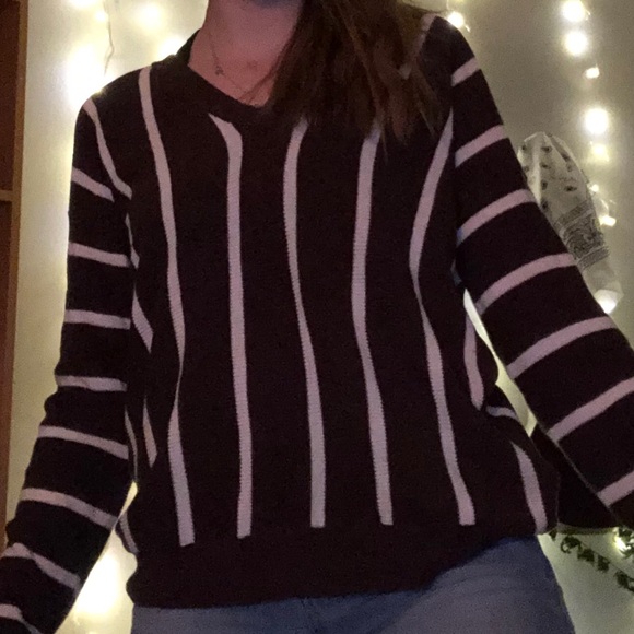 Forever 21 Striped V Neck Sweater - Picture 2 of 2